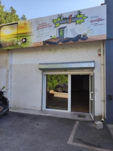 Louer Local commercial Avignon 19075 euros