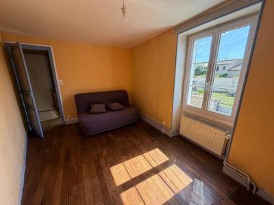 For sale Saint-maixent-l'ecole 3 rooms 75 m2 Deux sevres (79400) photo 3