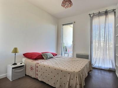 For sale Bordeaux 4 rooms 78 m2 Gironde (33800) photo 3