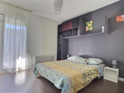 For sale Bordeaux 4 rooms 78 m2 Gironde (33800) photo 4
