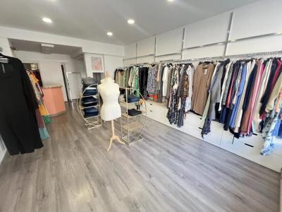 Acheter Local commercial Isle-jourdain 139000 euros