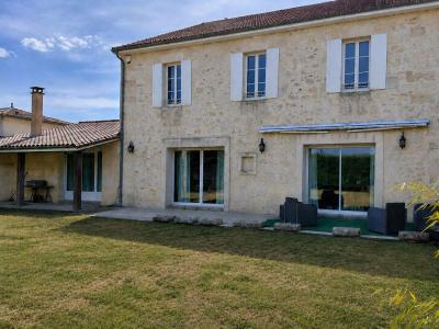For sale Pugnac 6 rooms 245 m2 Gironde (33710) photo 0