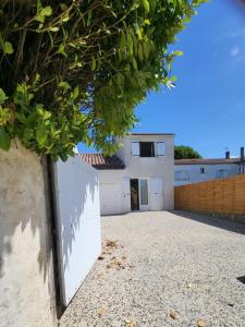 For sale Jarrie 3 rooms 52 m2 Charente maritime (17220) photo 0