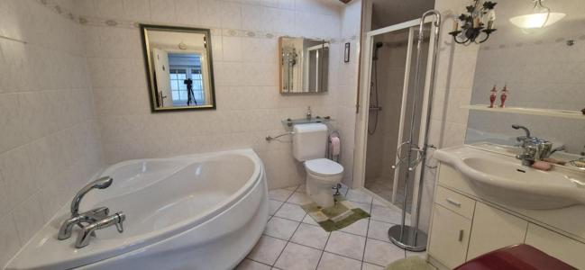 For sale Hopital 9 rooms 210 m2 Moselle (57490) photo 3