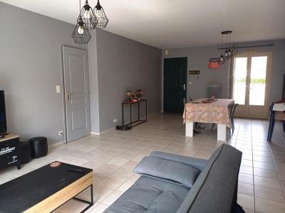 For sale Vouille 4 rooms 104 m2 Deux sevres (79230) photo 2