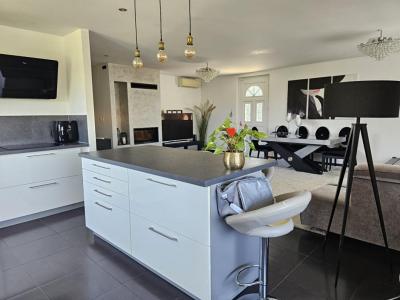 For sale Saint-genis-laval 4 rooms 105 m2 Rhone (69230) photo 3