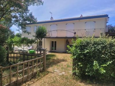 For sale Fontenay-le-comte 10 rooms 208 m2 Vendee (85200) photo 0