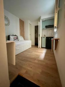 For rent Bordeaux 1 room 12 m2 Gironde (33000) photo 0