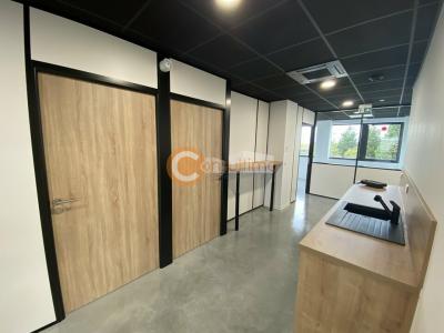 For rent Artigues-pres-bordeaux 212 m2 Gironde (33370) photo 0