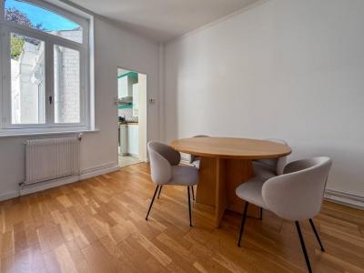 For rent Madeleine 4 rooms 80 m2 Nord (59110) photo 2