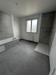 For sale Essarts-le-roi 5 rooms 93 m2 Yvelines (78690) photo 4