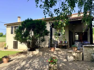 For sale Ruffec 5 rooms 105 m2 Charente (16700) photo 0