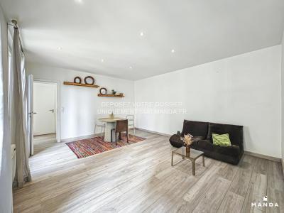 Louer Appartement 44 m2 Paris-18eme-arrondissement