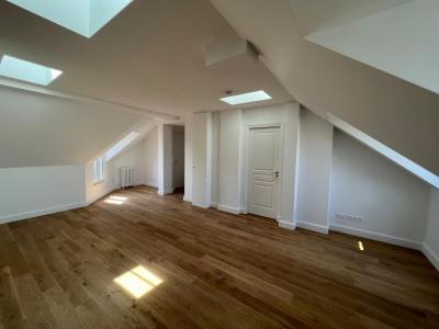 Louer Appartement 60 m2 Paris-17eme-arrondissement