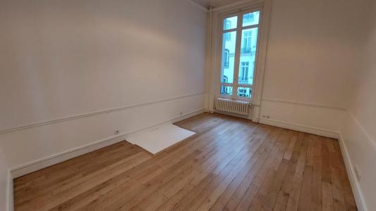 Louer Appartement Paris-17eme-arrondissement 6960 euros