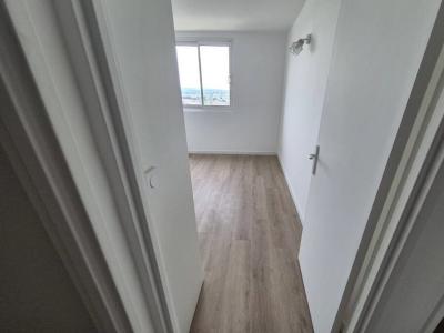 Louer Appartement 66 m2 Domont