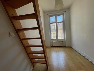 Louer Appartement 62 m2 Lyon-6eme-arrondissement