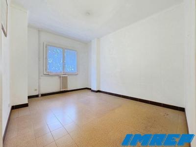 For sale Marseille-8eme-arrondissement 4 rooms 73 m2 Bouches du Rhone (13008) photo 2