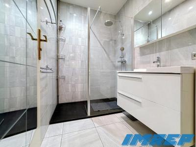 For sale Marseille-8eme-arrondissement 4 rooms 73 m2 Bouches du Rhone (13008) photo 4