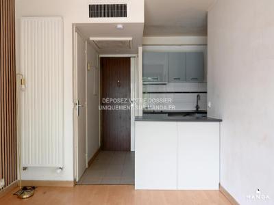 Louer Appartement 32 m2 Courbevoie