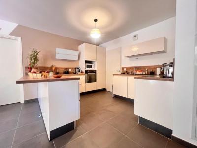 Acheter Appartement 77 m2 Nimes