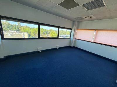 Louer Commerce 127 m2 Avignon