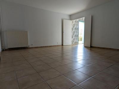 For sale Commentry 4 rooms 86 m2 Allier (03600) photo 4