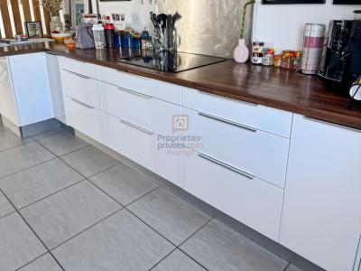 For sale Bassens 5 rooms 134 m2 Gironde (33530) photo 2