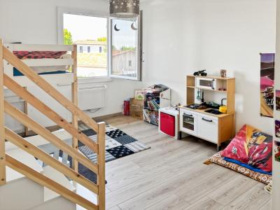 For sale Bassens 5 rooms 134 m2 Gironde (33530) photo 3