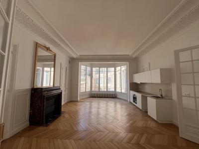 Louer Appartement 204 m2 Paris-17eme-arrondissement