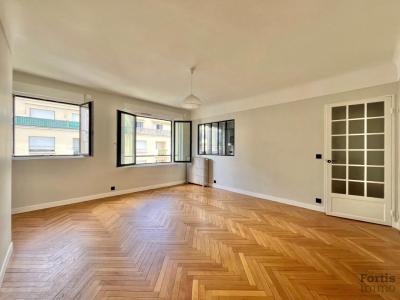 Acheter Appartement 71 m2 Paris-7eme-arrondissement