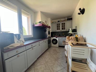 For rent 3 rooms 66 m2 Bouches du Rhone (13380) photo 2