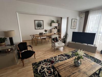 Louer Appartement 107 m2 Paris-15eme-arrondissement