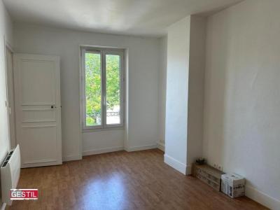 Louer Appartement Ennery 700 euros