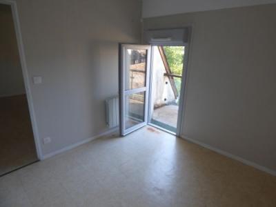 Louer Appartement Aubigny-sur-nere 452 euros