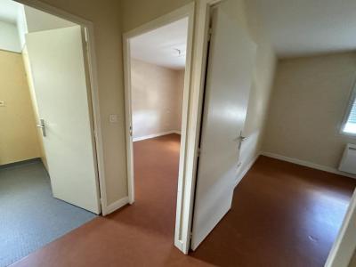 Louer Appartement 73 m2 Commentry