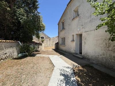 For sale 6 rooms 195 m2 Charente maritime (17700) photo 0
