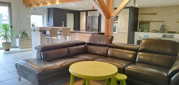 For sale Neuville-de-poitou 5 rooms 188 m2 Vienne (86170) photo 1