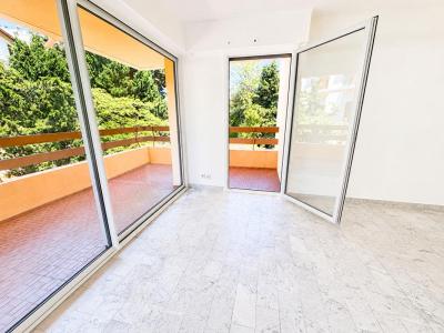 For sale Hyeres 2 rooms 48 m2 Var (83400) photo 2