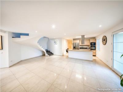 For sale Saint-maximin-la-sainte-baume 8 rooms 300 m2 Var (83470) photo 2