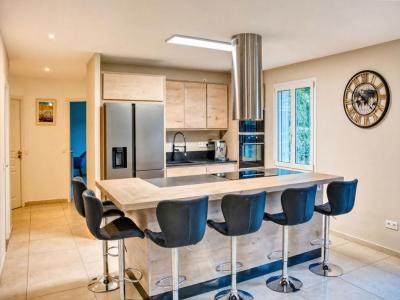 For sale Saint-maximin-la-sainte-baume 8 rooms 300 m2 Var (83470) photo 3