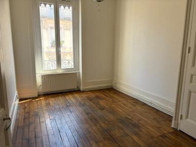 For rent Lyon-6eme-arrondissement 1 room 34 m2 Rhone (69006) photo 4