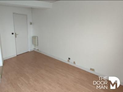 Annonce Location Local commercial Coignieres 78