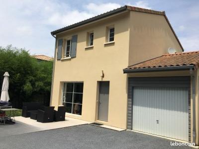 For rent Artigues-pres-bordeaux 4 rooms 95 m2 Gironde (33370) photo 0
