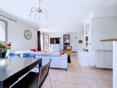 For sale Carros 4 rooms 80 m2 Alpes Maritimes (06510) photo 2