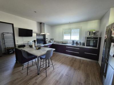 For sale 5 rooms 123 m2 Charente maritime (17330) photo 2