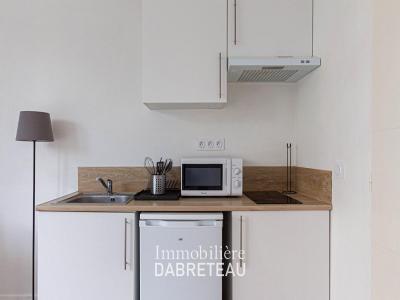 Louer Appartement Lyon-7eme-arrondissement 663 euros