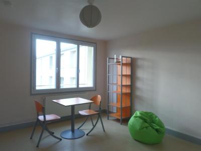 For rent Charolles 2 rooms 40 m2 Saone et loire (71120) photo 2