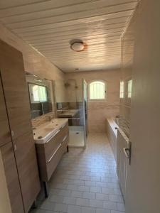 For rent Quinsac 4 rooms 122 m2 Gironde (33360) photo 2