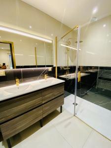 For sale PROCHE CENTRE VILLE 10 rooms 450 m2 Vaucluse (84150) photo 3